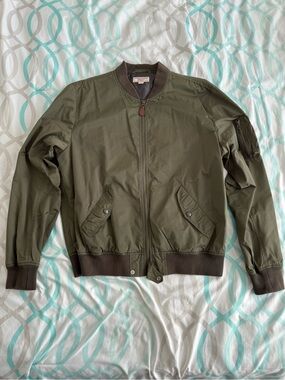 Olive Green Bomber Jacket - Classic Men's Flight-Style Coat